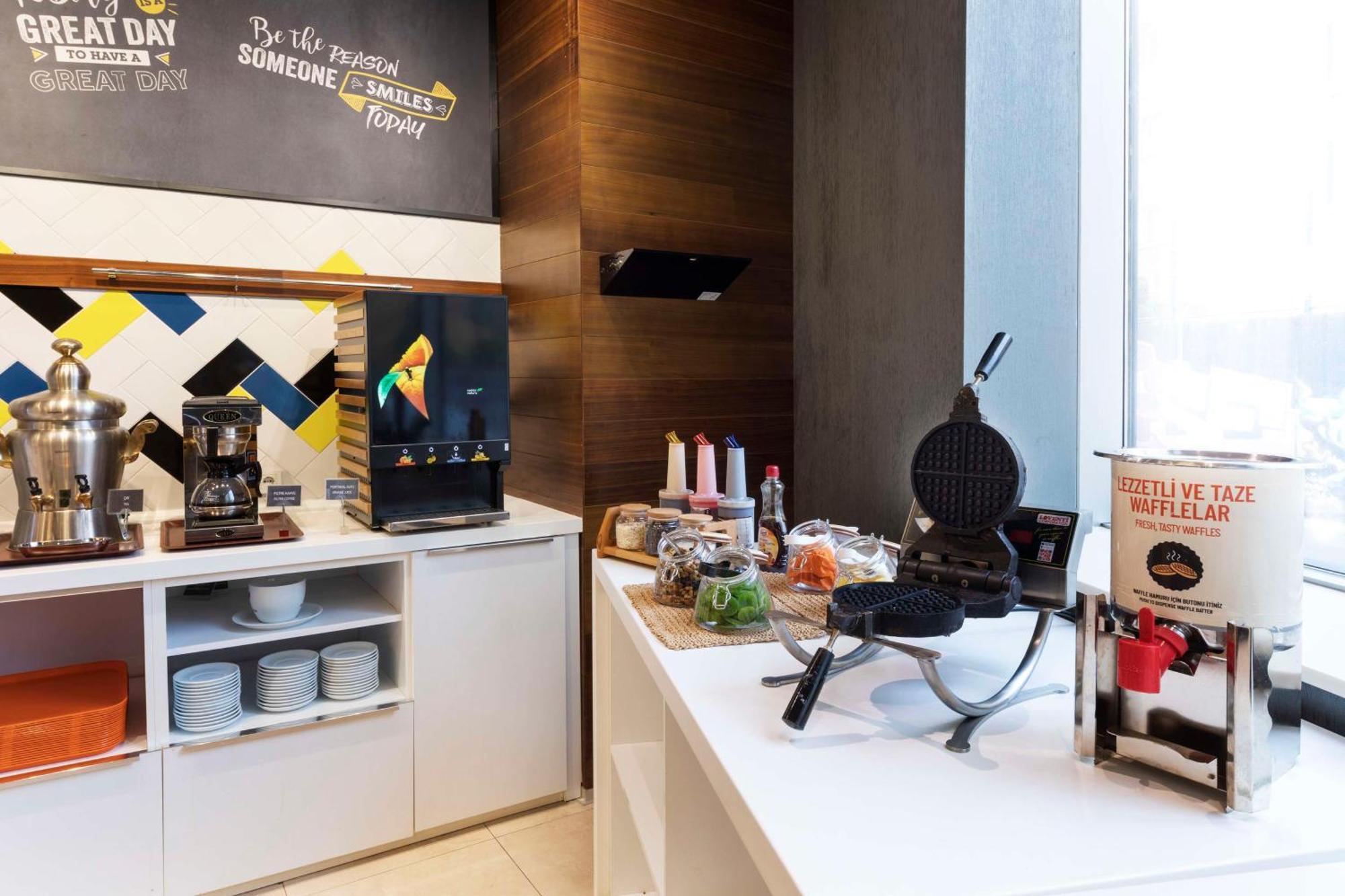 Hampton By Hilton Istanbul Kayasehir Hotel Eksteriør billede